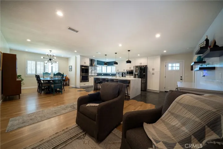 105 Eseverri Lane, La Habra Heights, California 90631