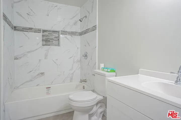 1241 W 110th Street, Los Angeles, California 90044