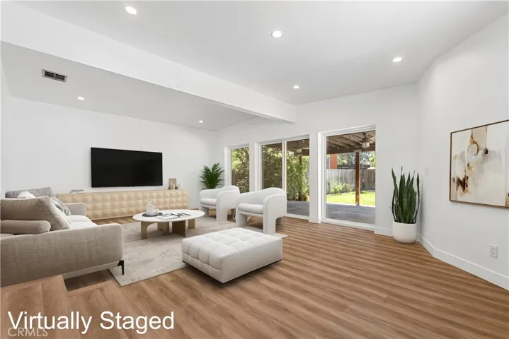 1115 N Catalina Street, Burbank, California 91505