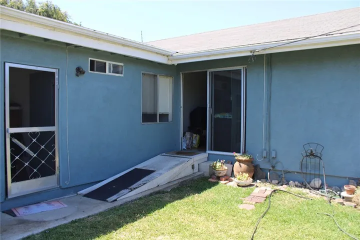 20141 Spruce Avenue, Newport Beach, California 92660