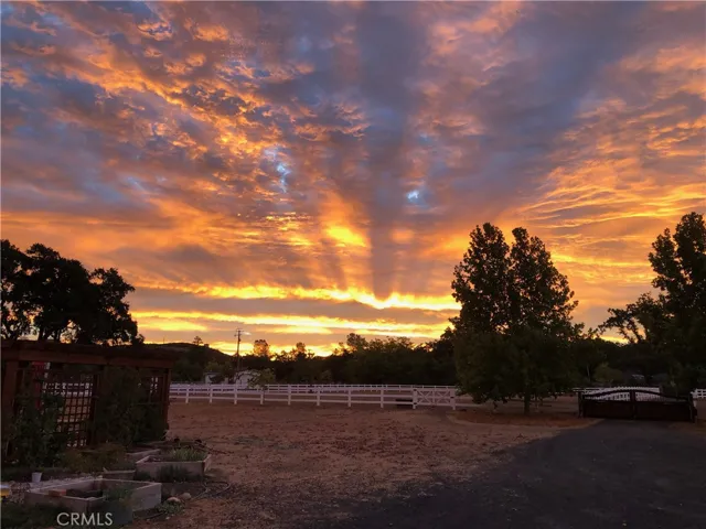 21369 Santa Clara Road, Middletown, California 95461