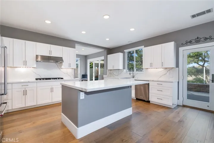2262 N Faircliff Drive, Orange, California 92867