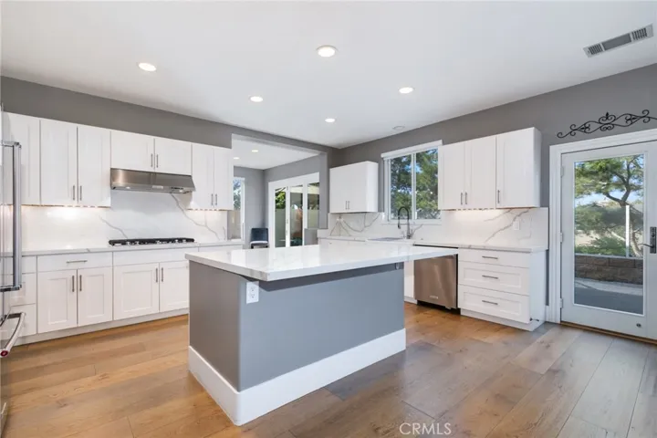 2262 N Faircliff Drive, Orange, California 92867