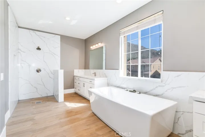 2262 N Faircliff Drive, Orange, California 92867