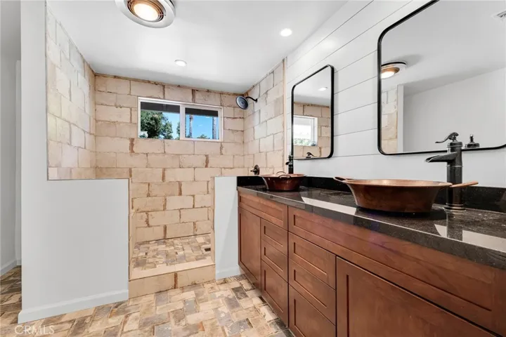 10042 Donna Avenue, Northridge, California 91324