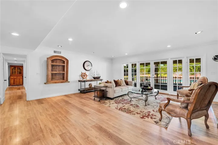 10042 Donna Avenue, Northridge, California 91324