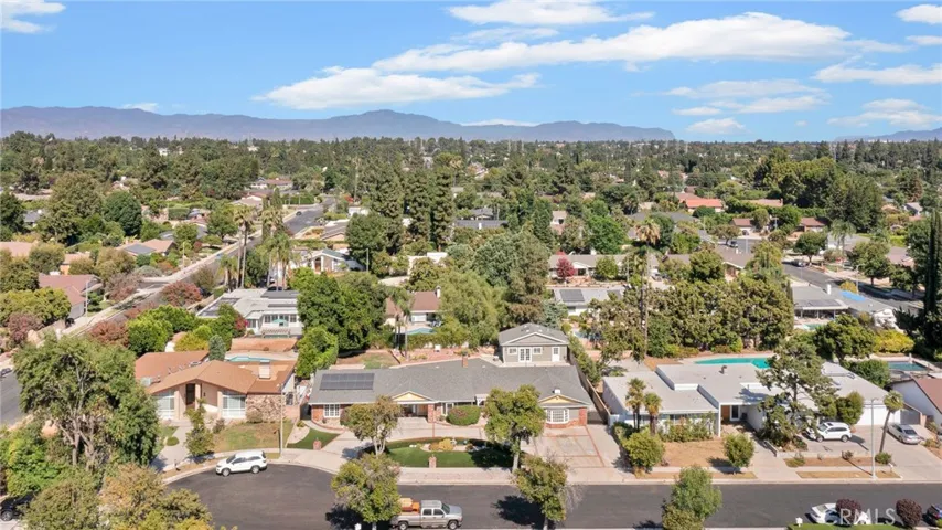 10042 Donna Avenue, Northridge, California 91324
