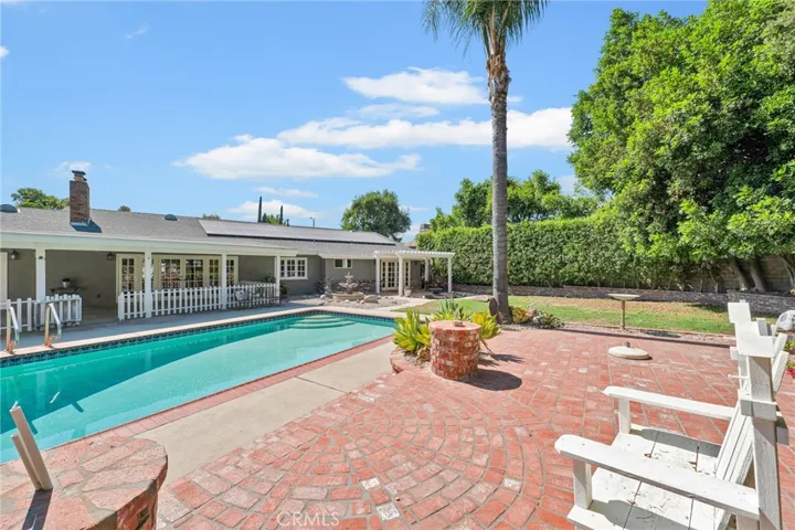 10042 Donna Avenue, Northridge, California 91324