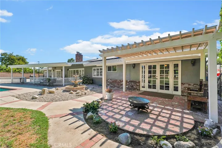10042 Donna Avenue, Northridge, California 91324