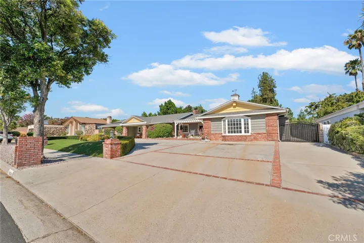 10042 Donna Avenue, Northridge, California 91324