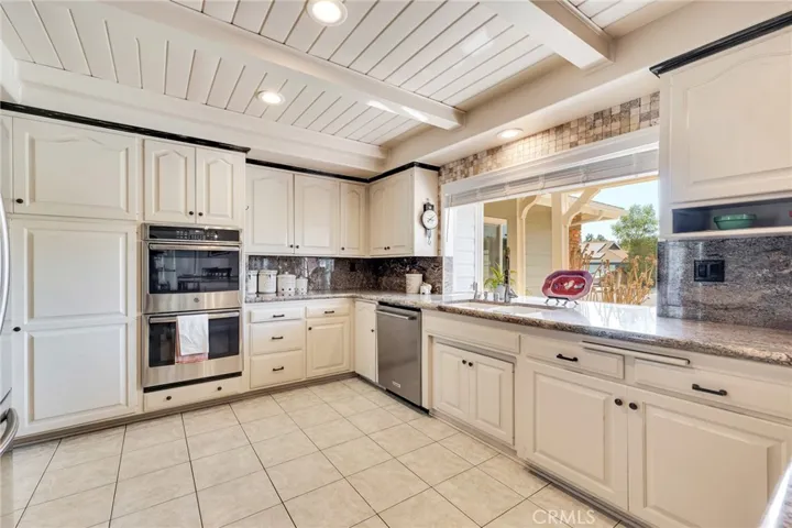 10042 Donna Avenue, Northridge, California 91324