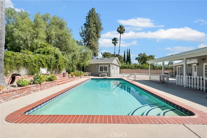 10042 Donna Avenue, Northridge, California 91324
