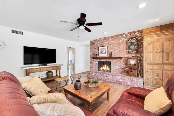 10042 Donna Avenue, Northridge, California 91324