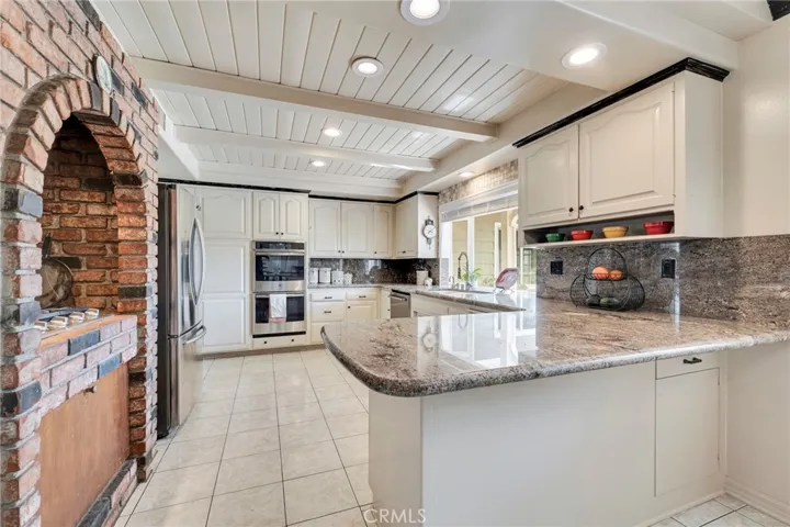10042 Donna Avenue, Northridge, California 91324