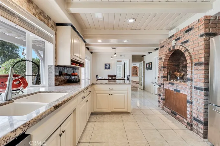 10042 Donna Avenue, Northridge, California 91324