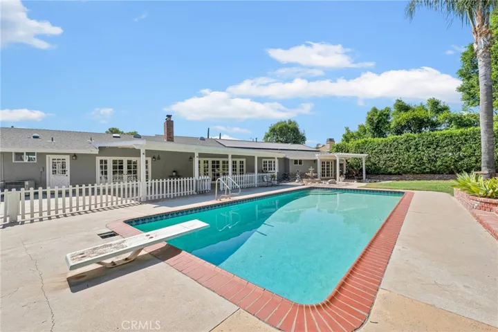 10042 Donna Avenue, Northridge, California 91324