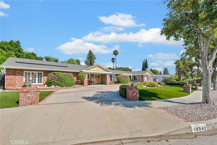 10042 Donna Avenue, Northridge, California 91324