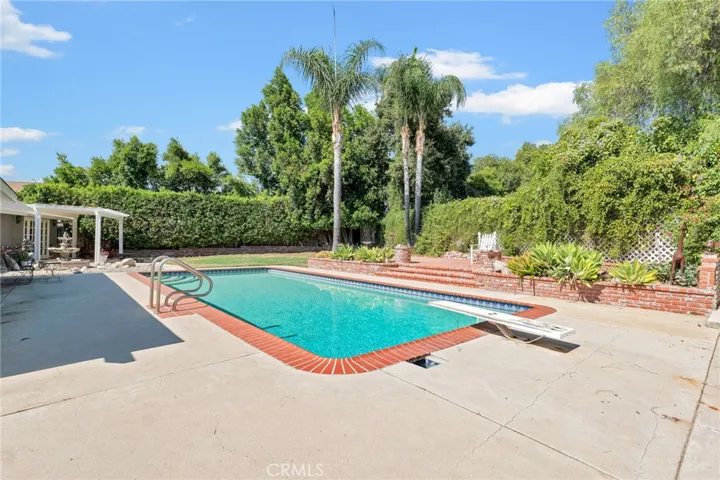 10042 Donna Avenue, Northridge, California 91324