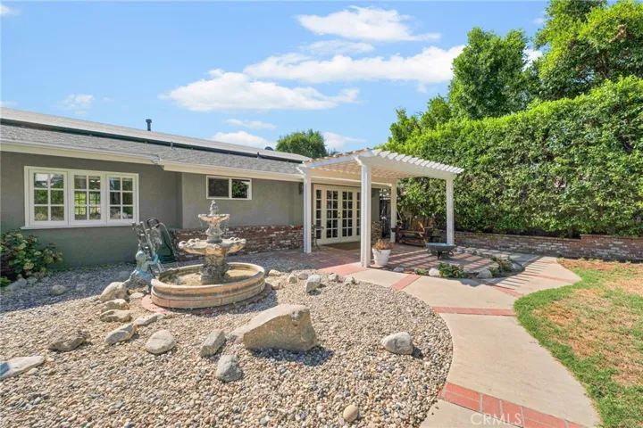 10042 Donna Avenue, Northridge, California 91324