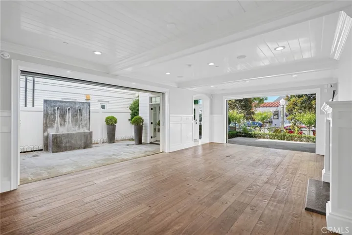 2157 E Ocean Boulevard, Newport Beach, California 92661