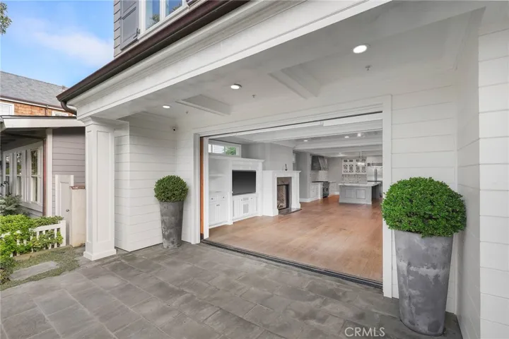 2157 E Ocean Boulevard, Newport Beach, California 92661