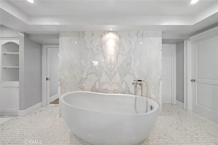 2157 E Ocean Boulevard, Newport Beach, California 92661