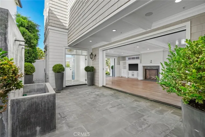 2157 E Ocean Boulevard, Newport Beach, California 92661
