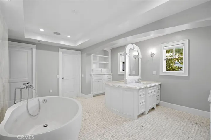 2157 E Ocean Boulevard, Newport Beach, California 92661