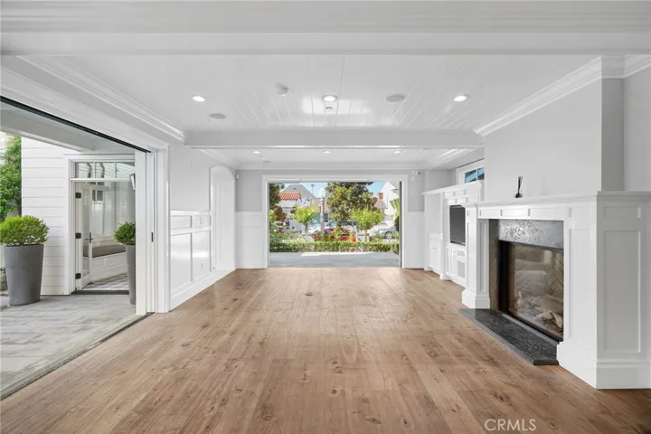 2157 E Ocean Boulevard, Newport Beach, California 92661