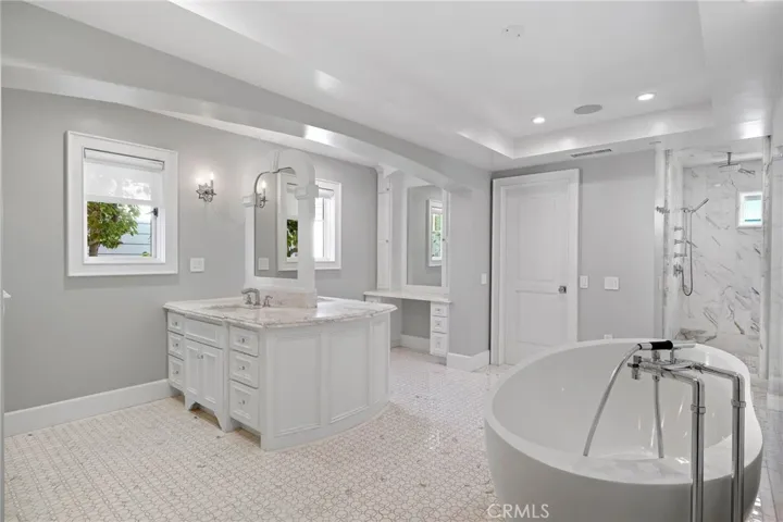 2157 E Ocean Boulevard, Newport Beach, California 92661