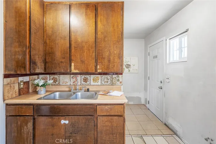 117 N Laurel Street, Santa Ana, California 92703