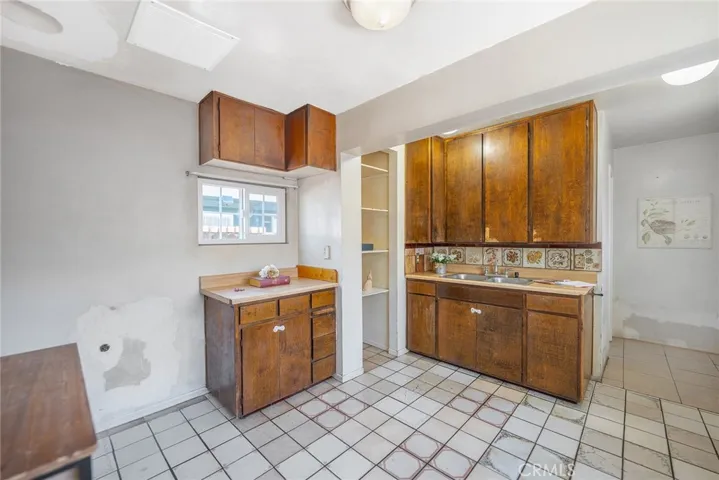 117 N Laurel Street, Santa Ana, California 92703