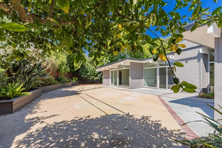 470 El Capitan Place, Palo Alto, California 94306