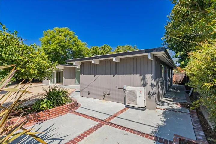 470 El Capitan Place, Palo Alto, California 94306