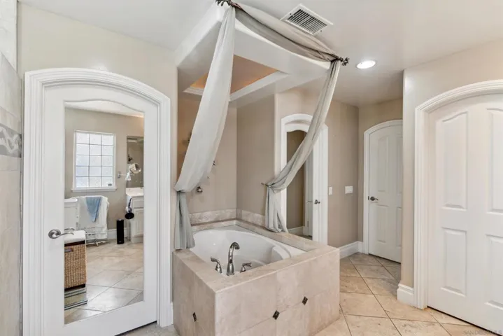 Primary Bath/Spa