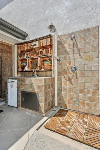 outdoor shower