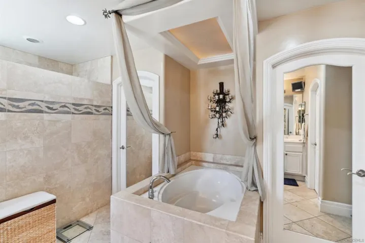 Primary Bath/Spa