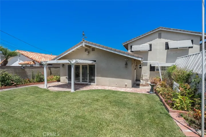 6412 Heil Avenue, Huntington Beach, California 92647
