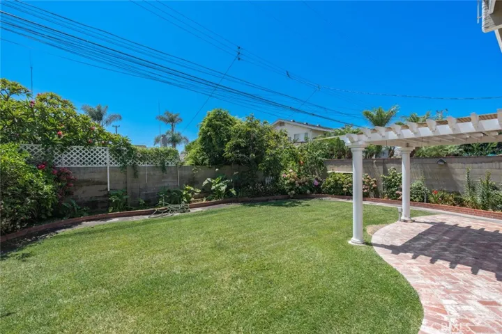 6412 Heil Avenue, Huntington Beach, California 92647