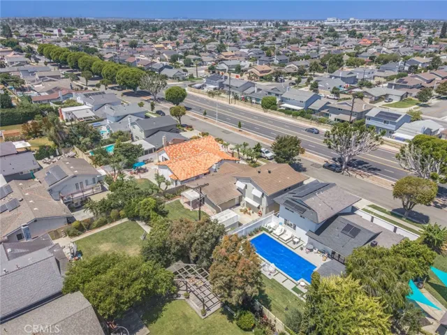 6412 Heil Avenue, Huntington Beach, California 92647