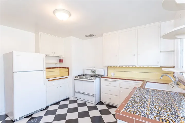 26 Loma Avenue 7, Long Beach, California 90803