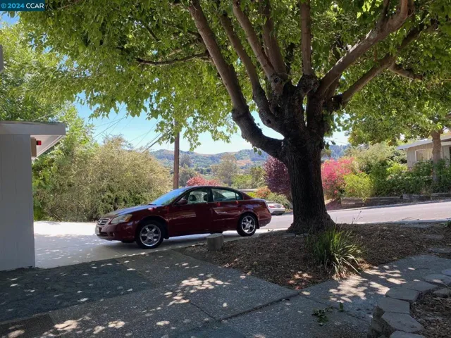 572 Pebble Dr, El Sobrante, California 94803
