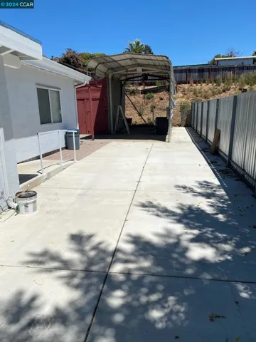 Side yard driveway