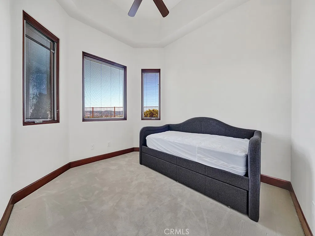 25900 Carancho Road, Temecula, California 92590 home-pic-32