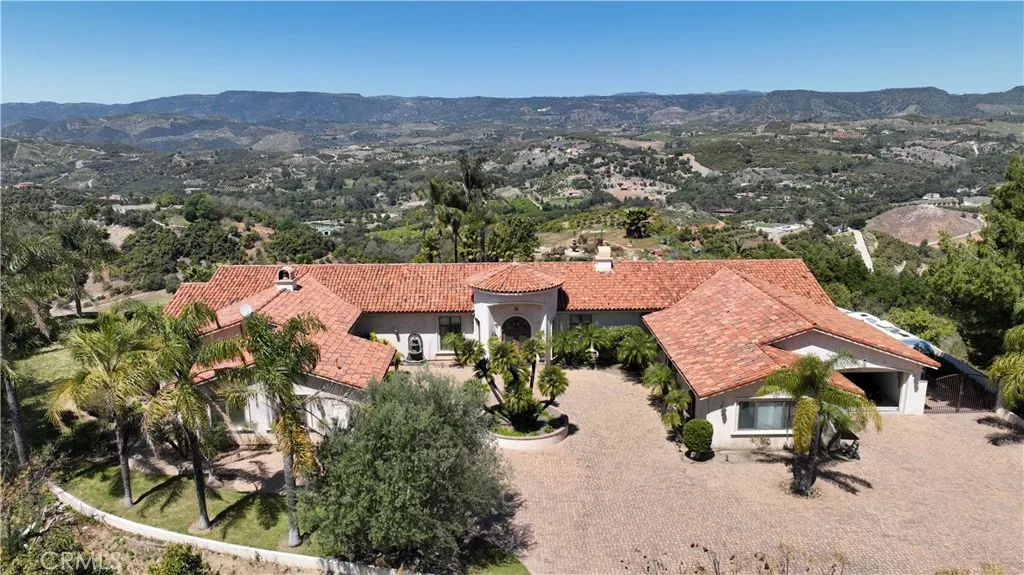 25900 Carancho Road, Temecula, California 92590 home-pic-0