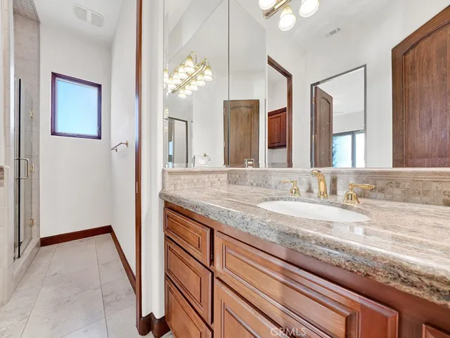 Bathroom 4