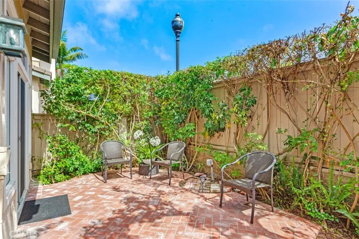 31 Stoney Pointe, Laguna Niguel, California 92677