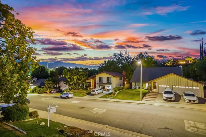 24134 Avenida Crescenta, Valencia, California 91355
