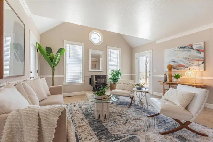 385 Hitch Drive, Hollister, California 95023