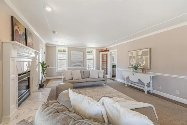 385 Hitch Drive, Hollister, California 95023